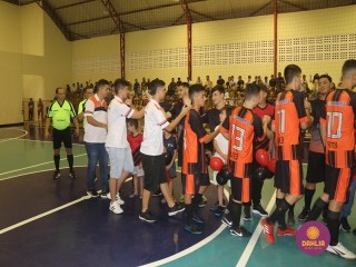 
<a style='margin-left: 5px;' class='btn btn-xs btn-social btn-facebook' href='https://www.facebook.com/sharer/sharer.php?u=https://www.boladovale.com.br/imgs/800-800-90/conteudo/fotos/1500/img9760.jpg' rel='popup' data-width='500' data-height='400'><i class='fa fa-facebook'></i>Compartilhar <span class='hidden-xs'>no Facebook</span>
</a> 
<a class='btn btn-default btn-xs' target='_blank' href='imgs/800-800-90/conteudo/fotos/1500/img9760.jpg'>
<span class='glyphicon glyphicon-cloud-download'></span> Salvar
</a> 
<span></span>
