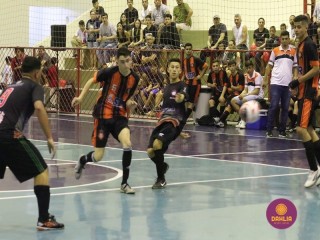 
<a style='margin-left: 5px;' class='btn btn-xs btn-social btn-facebook' href='https://www.facebook.com/sharer/sharer.php?u=https://www.boladovale.com.br/imgs/800-800-90/conteudo/fotos/1500/img9821.jpg' rel='popup' data-width='500' data-height='400'><i class='fa fa-facebook'></i>Compartilhar <span class='hidden-xs'>no Facebook</span>
</a> 
<a class='btn btn-default btn-xs' target='_blank' href='imgs/800-800-90/conteudo/fotos/1500/img9821.jpg'>
<span class='glyphicon glyphicon-cloud-download'></span> Salvar
</a> 
<span></span>