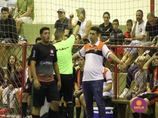 
<a style='margin-left: 5px;' class='btn btn-xs btn-social btn-facebook' href='https://www.facebook.com/sharer/sharer.php?u=https://www.boladovale.com.br/imgs/800-800-90/conteudo/fotos/1500/img9825.jpg' rel='popup' data-width='500' data-height='400'><i class='fa fa-facebook'></i>Compartilhar <span class='hidden-xs'>no Facebook</span>
</a> 
<a class='btn btn-default btn-xs' target='_blank' href='imgs/800-800-90/conteudo/fotos/1500/img9825.jpg'>
<span class='glyphicon glyphicon-cloud-download'></span> Salvar
</a> 
<span></span>
