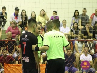 
<a style='margin-left: 5px;' class='btn btn-xs btn-social btn-facebook' href='https://www.facebook.com/sharer/sharer.php?u=https://www.boladovale.com.br/imgs/800-800-90/conteudo/fotos/1500/img9848.jpg' rel='popup' data-width='500' data-height='400'><i class='fa fa-facebook'></i>Compartilhar <span class='hidden-xs'>no Facebook</span>
</a> 
<a class='btn btn-default btn-xs' target='_blank' href='imgs/800-800-90/conteudo/fotos/1500/img9848.jpg'>
<span class='glyphicon glyphicon-cloud-download'></span> Salvar
</a> 
<span></span>