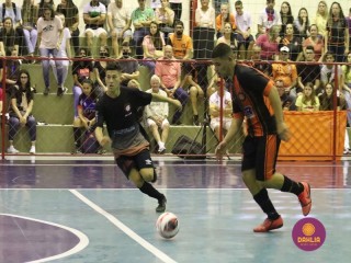 
<a style='margin-left: 5px;' class='btn btn-xs btn-social btn-facebook' href='https://www.facebook.com/sharer/sharer.php?u=https://www.boladovale.com.br/imgs/800-800-90/conteudo/fotos/1500/img9856.jpg' rel='popup' data-width='500' data-height='400'><i class='fa fa-facebook'></i>Compartilhar <span class='hidden-xs'>no Facebook</span>
</a> 
<a class='btn btn-default btn-xs' target='_blank' href='imgs/800-800-90/conteudo/fotos/1500/img9856.jpg'>
<span class='glyphicon glyphicon-cloud-download'></span> Salvar
</a> 
<span></span>