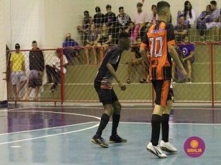 
<a style='margin-left: 5px;' class='btn btn-xs btn-social btn-facebook' href='https://www.facebook.com/sharer/sharer.php?u=https://www.boladovale.com.br/imgs/800-800-90/conteudo/fotos/1500/img9862.jpg' rel='popup' data-width='500' data-height='400'><i class='fa fa-facebook'></i>Compartilhar <span class='hidden-xs'>no Facebook</span>
</a> 
<a class='btn btn-default btn-xs' target='_blank' href='imgs/800-800-90/conteudo/fotos/1500/img9862.jpg'>
<span class='glyphicon glyphicon-cloud-download'></span> Salvar
</a> 
<span></span>