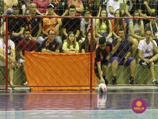 
<a style='margin-left: 5px;' class='btn btn-xs btn-social btn-facebook' href='https://www.facebook.com/sharer/sharer.php?u=https://www.boladovale.com.br/imgs/800-800-90/conteudo/fotos/1500/img9864.jpg' rel='popup' data-width='500' data-height='400'><i class='fa fa-facebook'></i>Compartilhar <span class='hidden-xs'>no Facebook</span>
</a> 
<a class='btn btn-default btn-xs' target='_blank' href='imgs/800-800-90/conteudo/fotos/1500/img9864.jpg'>
<span class='glyphicon glyphicon-cloud-download'></span> Salvar
</a> 
<span></span>