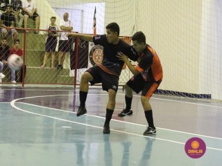 
<a style='margin-left: 5px;' class='btn btn-xs btn-social btn-facebook' href='https://www.facebook.com/sharer/sharer.php?u=https://www.boladovale.com.br/imgs/800-800-90/conteudo/fotos/1500/img9871.jpg' rel='popup' data-width='500' data-height='400'><i class='fa fa-facebook'></i>Compartilhar <span class='hidden-xs'>no Facebook</span>
</a> 
<a class='btn btn-default btn-xs' target='_blank' href='imgs/800-800-90/conteudo/fotos/1500/img9871.jpg'>
<span class='glyphicon glyphicon-cloud-download'></span> Salvar
</a> 
<span></span>