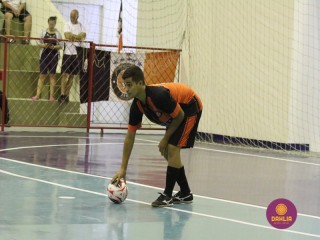 
<a style='margin-left: 5px;' class='btn btn-xs btn-social btn-facebook' href='https://www.facebook.com/sharer/sharer.php?u=https://www.boladovale.com.br/imgs/800-800-90/conteudo/fotos/1500/img9873.jpg' rel='popup' data-width='500' data-height='400'><i class='fa fa-facebook'></i>Compartilhar <span class='hidden-xs'>no Facebook</span>
</a> 
<a class='btn btn-default btn-xs' target='_blank' href='imgs/800-800-90/conteudo/fotos/1500/img9873.jpg'>
<span class='glyphicon glyphicon-cloud-download'></span> Salvar
</a> 
<span></span>