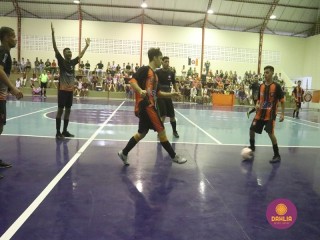 
<a style='margin-left: 5px;' class='btn btn-xs btn-social btn-facebook' href='https://www.facebook.com/sharer/sharer.php?u=https://www.boladovale.com.br/imgs/800-800-90/conteudo/fotos/1500/img9888.jpg' rel='popup' data-width='500' data-height='400'><i class='fa fa-facebook'></i>Compartilhar <span class='hidden-xs'>no Facebook</span>
</a> 
<a class='btn btn-default btn-xs' target='_blank' href='imgs/800-800-90/conteudo/fotos/1500/img9888.jpg'>
<span class='glyphicon glyphicon-cloud-download'></span> Salvar
</a> 
<span></span>