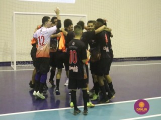 
<a style='margin-left: 5px;' class='btn btn-xs btn-social btn-facebook' href='https://www.facebook.com/sharer/sharer.php?u=https://www.boladovale.com.br/imgs/800-800-90/conteudo/fotos/1500/img9898.jpg' rel='popup' data-width='500' data-height='400'><i class='fa fa-facebook'></i>Compartilhar <span class='hidden-xs'>no Facebook</span>
</a> 
<a class='btn btn-default btn-xs' target='_blank' href='imgs/800-800-90/conteudo/fotos/1500/img9898.jpg'>
<span class='glyphicon glyphicon-cloud-download'></span> Salvar
</a> 
<span></span>