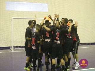 
<a style='margin-left: 5px;' class='btn btn-xs btn-social btn-facebook' href='https://www.facebook.com/sharer/sharer.php?u=https://www.boladovale.com.br/imgs/800-800-90/conteudo/fotos/1500/img9899.jpg' rel='popup' data-width='500' data-height='400'><i class='fa fa-facebook'></i>Compartilhar <span class='hidden-xs'>no Facebook</span>
</a> 
<a class='btn btn-default btn-xs' target='_blank' href='imgs/800-800-90/conteudo/fotos/1500/img9899.jpg'>
<span class='glyphicon glyphicon-cloud-download'></span> Salvar
</a> 
<span></span>