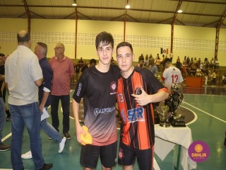 
<a style='margin-left: 5px;' class='btn btn-xs btn-social btn-facebook' href='https://www.facebook.com/sharer/sharer.php?u=https://www.boladovale.com.br/imgs/800-800-90/conteudo/fotos/1500/img9901.jpg' rel='popup' data-width='500' data-height='400'><i class='fa fa-facebook'></i>Compartilhar <span class='hidden-xs'>no Facebook</span>
</a> 
<a class='btn btn-default btn-xs' target='_blank' href='imgs/800-800-90/conteudo/fotos/1500/img9901.jpg'>
<span class='glyphicon glyphicon-cloud-download'></span> Salvar
</a> 
<span></span>