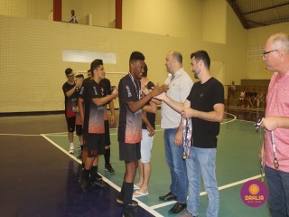 
<a style='margin-left: 5px;' class='btn btn-xs btn-social btn-facebook' href='https://www.facebook.com/sharer/sharer.php?u=https://www.boladovale.com.br/imgs/800-800-90/conteudo/fotos/1501/img9948.jpg' rel='popup' data-width='500' data-height='400'><i class='fa fa-facebook'></i>Compartilhar <span class='hidden-xs'>no Facebook</span>
</a> 
<a class='btn btn-default btn-xs' target='_blank' href='imgs/800-800-90/conteudo/fotos/1501/img9948.jpg'>
<span class='glyphicon glyphicon-cloud-download'></span> Salvar
</a> 
<span></span>