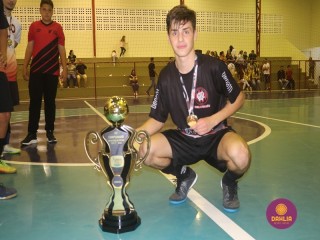 
<a style='margin-left: 5px;' class='btn btn-xs btn-social btn-facebook' href='https://www.facebook.com/sharer/sharer.php?u=https://www.boladovale.com.br/imgs/800-800-90/conteudo/fotos/1501/img9982.jpg' rel='popup' data-width='500' data-height='400'><i class='fa fa-facebook'></i>Compartilhar <span class='hidden-xs'>no Facebook</span>
</a> 
<a class='btn btn-default btn-xs' target='_blank' href='imgs/800-800-90/conteudo/fotos/1501/img9982.jpg'>
<span class='glyphicon glyphicon-cloud-download'></span> Salvar
</a> 
<span></span>