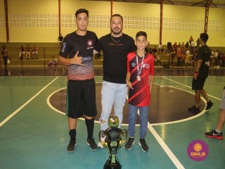 
<a style='margin-left: 5px;' class='btn btn-xs btn-social btn-facebook' href='https://www.facebook.com/sharer/sharer.php?u=https://www.boladovale.com.br/imgs/800-800-90/conteudo/fotos/1501/img9992.jpg' rel='popup' data-width='500' data-height='400'><i class='fa fa-facebook'></i>Compartilhar <span class='hidden-xs'>no Facebook</span>
</a> 
<a class='btn btn-default btn-xs' target='_blank' href='imgs/800-800-90/conteudo/fotos/1501/img9992.jpg'>
<span class='glyphicon glyphicon-cloud-download'></span> Salvar
</a> 
<span></span>