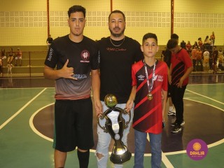 
<a style='margin-left: 5px;' class='btn btn-xs btn-social btn-facebook' href='https://www.facebook.com/sharer/sharer.php?u=https://www.boladovale.com.br/imgs/800-800-90/conteudo/fotos/1501/img9993.jpg' rel='popup' data-width='500' data-height='400'><i class='fa fa-facebook'></i>Compartilhar <span class='hidden-xs'>no Facebook</span>
</a> 
<a class='btn btn-default btn-xs' target='_blank' href='imgs/800-800-90/conteudo/fotos/1501/img9993.jpg'>
<span class='glyphicon glyphicon-cloud-download'></span> Salvar
</a> 
<span></span>