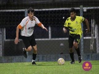 
<a style='margin-left: 5px;' class='btn btn-xs btn-social btn-facebook' href='https://www.facebook.com/sharer/sharer.php?u=https://www.boladovale.com.br/imgs/800-800-90/conteudo/fotos/1502/img0906.jpg' rel='popup' data-width='500' data-height='400'><i class='fa fa-facebook'></i>Compartilhar <span class='hidden-xs'>no Facebook</span>
</a> 
<a class='btn btn-default btn-xs' target='_blank' href='imgs/800-800-90/conteudo/fotos/1502/img0906.jpg'>
<span class='glyphicon glyphicon-cloud-download'></span> Salvar
</a> 
<span></span>