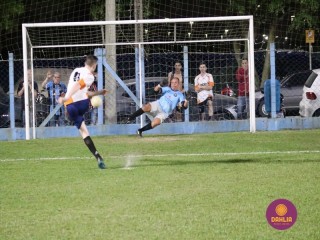 
<a style='margin-left: 5px;' class='btn btn-xs btn-social btn-facebook' href='https://www.facebook.com/sharer/sharer.php?u=https://www.boladovale.com.br/imgs/800-800-90/conteudo/fotos/1502/img0951.jpg' rel='popup' data-width='500' data-height='400'><i class='fa fa-facebook'></i>Compartilhar <span class='hidden-xs'>no Facebook</span>
</a> 
<a class='btn btn-default btn-xs' target='_blank' href='imgs/800-800-90/conteudo/fotos/1502/img0951.jpg'>
<span class='glyphicon glyphicon-cloud-download'></span> Salvar
</a> 
<span></span>