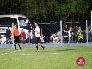 
<a style='margin-left: 5px;' class='btn btn-xs btn-social btn-facebook' href='https://www.facebook.com/sharer/sharer.php?u=https://www.boladovale.com.br/imgs/800-800-90/conteudo/fotos/1502/img0963.jpg' rel='popup' data-width='500' data-height='400'><i class='fa fa-facebook'></i>Compartilhar <span class='hidden-xs'>no Facebook</span>
</a> 
<a class='btn btn-default btn-xs' target='_blank' href='imgs/800-800-90/conteudo/fotos/1502/img0963.jpg'>
<span class='glyphicon glyphicon-cloud-download'></span> Salvar
</a> 
<span></span>