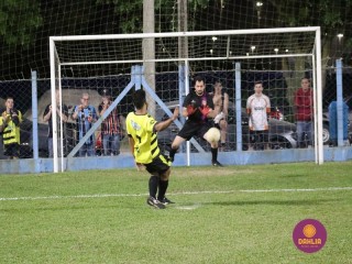 
<a style='margin-left: 5px;' class='btn btn-xs btn-social btn-facebook' href='https://www.facebook.com/sharer/sharer.php?u=https://www.boladovale.com.br/imgs/800-800-90/conteudo/fotos/1502/img0964.jpg' rel='popup' data-width='500' data-height='400'><i class='fa fa-facebook'></i>Compartilhar <span class='hidden-xs'>no Facebook</span>
</a> 
<a class='btn btn-default btn-xs' target='_blank' href='imgs/800-800-90/conteudo/fotos/1502/img0964.jpg'>
<span class='glyphicon glyphicon-cloud-download'></span> Salvar
</a> 
<span></span>