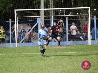 
<a style='margin-left: 5px;' class='btn btn-xs btn-social btn-facebook' href='https://www.facebook.com/sharer/sharer.php?u=https://www.boladovale.com.br/imgs/800-800-90/conteudo/fotos/1502/img0971.jpg' rel='popup' data-width='500' data-height='400'><i class='fa fa-facebook'></i>Compartilhar <span class='hidden-xs'>no Facebook</span>
</a> 
<a class='btn btn-default btn-xs' target='_blank' href='imgs/800-800-90/conteudo/fotos/1502/img0971.jpg'>
<span class='glyphicon glyphicon-cloud-download'></span> Salvar
</a> 
<span></span>