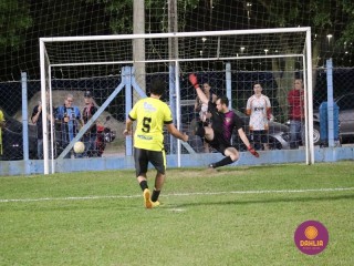 
<a style='margin-left: 5px;' class='btn btn-xs btn-social btn-facebook' href='https://www.facebook.com/sharer/sharer.php?u=https://www.boladovale.com.br/imgs/800-800-90/conteudo/fotos/1502/img0977.jpg' rel='popup' data-width='500' data-height='400'><i class='fa fa-facebook'></i>Compartilhar <span class='hidden-xs'>no Facebook</span>
</a> 
<a class='btn btn-default btn-xs' target='_blank' href='imgs/800-800-90/conteudo/fotos/1502/img0977.jpg'>
<span class='glyphicon glyphicon-cloud-download'></span> Salvar
</a> 
<span></span>