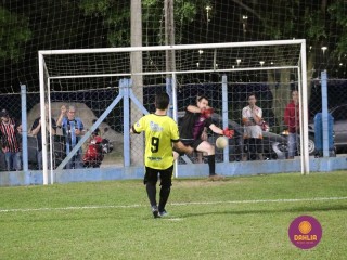 
<a style='margin-left: 5px;' class='btn btn-xs btn-social btn-facebook' href='https://www.facebook.com/sharer/sharer.php?u=https://www.boladovale.com.br/imgs/800-800-90/conteudo/fotos/1502/img0981.jpg' rel='popup' data-width='500' data-height='400'><i class='fa fa-facebook'></i>Compartilhar <span class='hidden-xs'>no Facebook</span>
</a> 
<a class='btn btn-default btn-xs' target='_blank' href='imgs/800-800-90/conteudo/fotos/1502/img0981.jpg'>
<span class='glyphicon glyphicon-cloud-download'></span> Salvar
</a> 
<span></span>