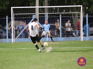 
<a style='margin-left: 5px;' class='btn btn-xs btn-social btn-facebook' href='https://www.facebook.com/sharer/sharer.php?u=https://www.boladovale.com.br/imgs/800-800-90/conteudo/fotos/1502/img0982.jpg' rel='popup' data-width='500' data-height='400'><i class='fa fa-facebook'></i>Compartilhar <span class='hidden-xs'>no Facebook</span>
</a> 
<a class='btn btn-default btn-xs' target='_blank' href='imgs/800-800-90/conteudo/fotos/1502/img0982.jpg'>
<span class='glyphicon glyphicon-cloud-download'></span> Salvar
</a> 
<span></span>