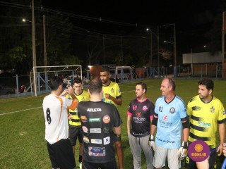 
<a style='margin-left: 5px;' class='btn btn-xs btn-social btn-facebook' href='https://www.facebook.com/sharer/sharer.php?u=https://www.boladovale.com.br/imgs/800-800-90/conteudo/fotos/1502/img1039.jpg' rel='popup' data-width='500' data-height='400'><i class='fa fa-facebook'></i>Compartilhar <span class='hidden-xs'>no Facebook</span>
</a> 
<a class='btn btn-default btn-xs' target='_blank' href='imgs/800-800-90/conteudo/fotos/1502/img1039.jpg'>
<span class='glyphicon glyphicon-cloud-download'></span> Salvar
</a> 
<span></span>