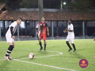 
<a style='margin-left: 5px;' class='btn btn-xs btn-social btn-facebook' href='https://www.facebook.com/sharer/sharer.php?u=https://www.boladovale.com.br/imgs/800-800-90/conteudo/fotos/1503/img1061.jpg' rel='popup' data-width='500' data-height='400'><i class='fa fa-facebook'></i>Compartilhar <span class='hidden-xs'>no Facebook</span>
</a> 
<a class='btn btn-default btn-xs' target='_blank' href='imgs/800-800-90/conteudo/fotos/1503/img1061.jpg'>
<span class='glyphicon glyphicon-cloud-download'></span> Salvar
</a> 
<span></span>