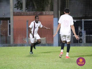 
<a style='margin-left: 5px;' class='btn btn-xs btn-social btn-facebook' href='https://www.facebook.com/sharer/sharer.php?u=https://www.boladovale.com.br/imgs/800-800-90/conteudo/fotos/1503/img1075.jpg' rel='popup' data-width='500' data-height='400'><i class='fa fa-facebook'></i>Compartilhar <span class='hidden-xs'>no Facebook</span>
</a> 
<a class='btn btn-default btn-xs' target='_blank' href='imgs/800-800-90/conteudo/fotos/1503/img1075.jpg'>
<span class='glyphicon glyphicon-cloud-download'></span> Salvar
</a> 
<span></span>