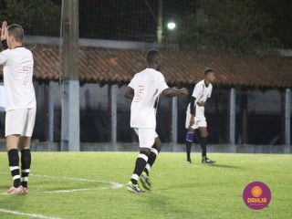 
<a style='margin-left: 5px;' class='btn btn-xs btn-social btn-facebook' href='https://www.facebook.com/sharer/sharer.php?u=https://www.boladovale.com.br/imgs/800-800-90/conteudo/fotos/1503/img1083.jpg' rel='popup' data-width='500' data-height='400'><i class='fa fa-facebook'></i>Compartilhar <span class='hidden-xs'>no Facebook</span>
</a> 
<a class='btn btn-default btn-xs' target='_blank' href='imgs/800-800-90/conteudo/fotos/1503/img1083.jpg'>
<span class='glyphicon glyphicon-cloud-download'></span> Salvar
</a> 
<span></span>