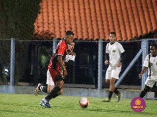 
<a style='margin-left: 5px;' class='btn btn-xs btn-social btn-facebook' href='https://www.facebook.com/sharer/sharer.php?u=https://www.boladovale.com.br/imgs/800-800-90/conteudo/fotos/1503/img1093.jpg' rel='popup' data-width='500' data-height='400'><i class='fa fa-facebook'></i>Compartilhar <span class='hidden-xs'>no Facebook</span>
</a> 
<a class='btn btn-default btn-xs' target='_blank' href='imgs/800-800-90/conteudo/fotos/1503/img1093.jpg'>
<span class='glyphicon glyphicon-cloud-download'></span> Salvar
</a> 
<span></span>