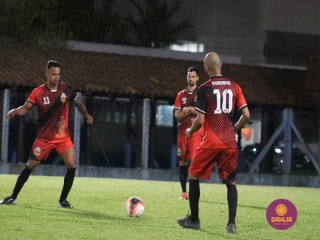 
<a style='margin-left: 5px;' class='btn btn-xs btn-social btn-facebook' href='https://www.facebook.com/sharer/sharer.php?u=https://www.boladovale.com.br/imgs/800-800-90/conteudo/fotos/1503/img1128.jpg' rel='popup' data-width='500' data-height='400'><i class='fa fa-facebook'></i>Compartilhar <span class='hidden-xs'>no Facebook</span>
</a> 
<a class='btn btn-default btn-xs' target='_blank' href='imgs/800-800-90/conteudo/fotos/1503/img1128.jpg'>
<span class='glyphicon glyphicon-cloud-download'></span> Salvar
</a> 
<span></span>