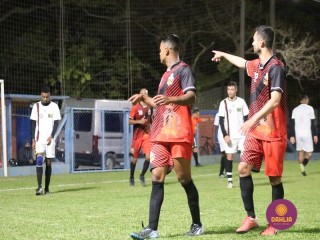 
<a style='margin-left: 5px;' class='btn btn-xs btn-social btn-facebook' href='https://www.facebook.com/sharer/sharer.php?u=https://www.boladovale.com.br/imgs/800-800-90/conteudo/fotos/1503/img1139.jpg' rel='popup' data-width='500' data-height='400'><i class='fa fa-facebook'></i>Compartilhar <span class='hidden-xs'>no Facebook</span>
</a> 
<a class='btn btn-default btn-xs' target='_blank' href='imgs/800-800-90/conteudo/fotos/1503/img1139.jpg'>
<span class='glyphicon glyphicon-cloud-download'></span> Salvar
</a> 
<span></span>