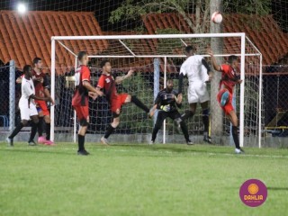 
<a style='margin-left: 5px;' class='btn btn-xs btn-social btn-facebook' href='https://www.facebook.com/sharer/sharer.php?u=https://www.boladovale.com.br/imgs/800-800-90/conteudo/fotos/1503/img1149.jpg' rel='popup' data-width='500' data-height='400'><i class='fa fa-facebook'></i>Compartilhar <span class='hidden-xs'>no Facebook</span>
</a> 
<a class='btn btn-default btn-xs' target='_blank' href='imgs/800-800-90/conteudo/fotos/1503/img1149.jpg'>
<span class='glyphicon glyphicon-cloud-download'></span> Salvar
</a> 
<span></span>