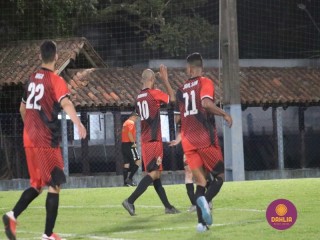 
<a style='margin-left: 5px;' class='btn btn-xs btn-social btn-facebook' href='https://www.facebook.com/sharer/sharer.php?u=https://www.boladovale.com.br/imgs/800-800-90/conteudo/fotos/1503/img1166.jpg' rel='popup' data-width='500' data-height='400'><i class='fa fa-facebook'></i>Compartilhar <span class='hidden-xs'>no Facebook</span>
</a> 
<a class='btn btn-default btn-xs' target='_blank' href='imgs/800-800-90/conteudo/fotos/1503/img1166.jpg'>
<span class='glyphicon glyphicon-cloud-download'></span> Salvar
</a> 
<span></span>