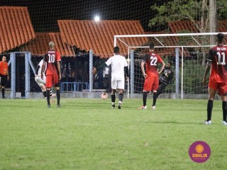 
<a style='margin-left: 5px;' class='btn btn-xs btn-social btn-facebook' href='https://www.facebook.com/sharer/sharer.php?u=https://www.boladovale.com.br/imgs/800-800-90/conteudo/fotos/1503/img1189.jpg' rel='popup' data-width='500' data-height='400'><i class='fa fa-facebook'></i>Compartilhar <span class='hidden-xs'>no Facebook</span>
</a> 
<a class='btn btn-default btn-xs' target='_blank' href='imgs/800-800-90/conteudo/fotos/1503/img1189.jpg'>
<span class='glyphicon glyphicon-cloud-download'></span> Salvar
</a> 
<span></span>