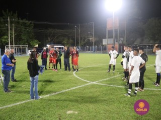 
<a style='margin-left: 5px;' class='btn btn-xs btn-social btn-facebook' href='https://www.facebook.com/sharer/sharer.php?u=https://www.boladovale.com.br/imgs/800-800-90/conteudo/fotos/1503/img1219.jpg' rel='popup' data-width='500' data-height='400'><i class='fa fa-facebook'></i>Compartilhar <span class='hidden-xs'>no Facebook</span>
</a> 
<a class='btn btn-default btn-xs' target='_blank' href='imgs/800-800-90/conteudo/fotos/1503/img1219.jpg'>
<span class='glyphicon glyphicon-cloud-download'></span> Salvar
</a> 
<span></span>