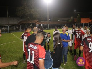 
<a style='margin-left: 5px;' class='btn btn-xs btn-social btn-facebook' href='https://www.facebook.com/sharer/sharer.php?u=https://www.boladovale.com.br/imgs/800-800-90/conteudo/fotos/1503/img1235.jpg' rel='popup' data-width='500' data-height='400'><i class='fa fa-facebook'></i>Compartilhar <span class='hidden-xs'>no Facebook</span>
</a> 
<a class='btn btn-default btn-xs' target='_blank' href='imgs/800-800-90/conteudo/fotos/1503/img1235.jpg'>
<span class='glyphicon glyphicon-cloud-download'></span> Salvar
</a> 
<span></span>