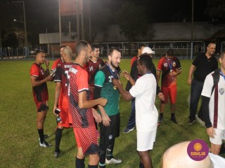 
<a style='margin-left: 5px;' class='btn btn-xs btn-social btn-facebook' href='https://www.facebook.com/sharer/sharer.php?u=https://www.boladovale.com.br/imgs/800-800-90/conteudo/fotos/1503/img1243.jpg' rel='popup' data-width='500' data-height='400'><i class='fa fa-facebook'></i>Compartilhar <span class='hidden-xs'>no Facebook</span>
</a> 
<a class='btn btn-default btn-xs' target='_blank' href='imgs/800-800-90/conteudo/fotos/1503/img1243.jpg'>
<span class='glyphicon glyphicon-cloud-download'></span> Salvar
</a> 
<span></span>