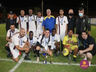 
<a style='margin-left: 5px;' class='btn btn-xs btn-social btn-facebook' href='https://www.facebook.com/sharer/sharer.php?u=https://www.boladovale.com.br/imgs/800-800-90/conteudo/fotos/1503/img1250.jpg' rel='popup' data-width='500' data-height='400'><i class='fa fa-facebook'></i>Compartilhar <span class='hidden-xs'>no Facebook</span>
</a> 
<a class='btn btn-default btn-xs' target='_blank' href='imgs/800-800-90/conteudo/fotos/1503/img1250.jpg'>
<span class='glyphicon glyphicon-cloud-download'></span> Salvar
</a> 
<span></span>