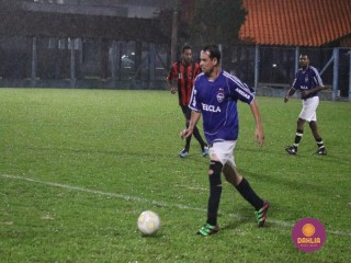 
<a style='margin-left: 5px;' class='btn btn-xs btn-social btn-facebook' href='https://www.facebook.com/sharer/sharer.php?u=https://www.boladovale.com.br/imgs/800-800-90/conteudo/fotos/1504/img1298.jpg' rel='popup' data-width='500' data-height='400'><i class='fa fa-facebook'></i>Compartilhar <span class='hidden-xs'>no Facebook</span>
</a> 
<a class='btn btn-default btn-xs' target='_blank' href='imgs/800-800-90/conteudo/fotos/1504/img1298.jpg'>
<span class='glyphicon glyphicon-cloud-download'></span> Salvar
</a> 
<span></span>