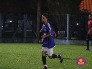 
<a style='margin-left: 5px;' class='btn btn-xs btn-social btn-facebook' href='https://www.facebook.com/sharer/sharer.php?u=https://www.boladovale.com.br/imgs/800-800-90/conteudo/fotos/1504/img1324.jpg' rel='popup' data-width='500' data-height='400'><i class='fa fa-facebook'></i>Compartilhar <span class='hidden-xs'>no Facebook</span>
</a> 
<a class='btn btn-default btn-xs' target='_blank' href='imgs/800-800-90/conteudo/fotos/1504/img1324.jpg'>
<span class='glyphicon glyphicon-cloud-download'></span> Salvar
</a> 
<span></span>