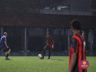 
<a style='margin-left: 5px;' class='btn btn-xs btn-social btn-facebook' href='https://www.facebook.com/sharer/sharer.php?u=https://www.boladovale.com.br/imgs/800-800-90/conteudo/fotos/1504/img1328.jpg' rel='popup' data-width='500' data-height='400'><i class='fa fa-facebook'></i>Compartilhar <span class='hidden-xs'>no Facebook</span>
</a> 
<a class='btn btn-default btn-xs' target='_blank' href='imgs/800-800-90/conteudo/fotos/1504/img1328.jpg'>
<span class='glyphicon glyphicon-cloud-download'></span> Salvar
</a> 
<span></span>