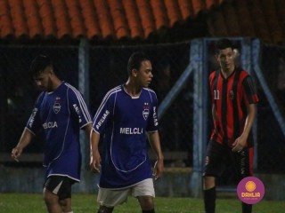 
<a style='margin-left: 5px;' class='btn btn-xs btn-social btn-facebook' href='https://www.facebook.com/sharer/sharer.php?u=https://www.boladovale.com.br/imgs/800-800-90/conteudo/fotos/1504/img1334.jpg' rel='popup' data-width='500' data-height='400'><i class='fa fa-facebook'></i>Compartilhar <span class='hidden-xs'>no Facebook</span>
</a> 
<a class='btn btn-default btn-xs' target='_blank' href='imgs/800-800-90/conteudo/fotos/1504/img1334.jpg'>
<span class='glyphicon glyphicon-cloud-download'></span> Salvar
</a> 
<span></span>