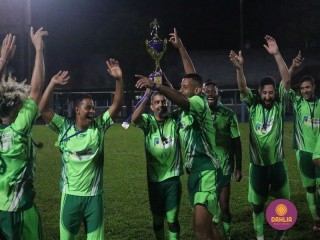 
<a style='margin-left: 5px;' class='btn btn-xs btn-social btn-facebook' href='https://www.facebook.com/sharer/sharer.php?u=https://www.boladovale.com.br/imgs/800-800-90/conteudo/fotos/1505/img1513.jpg' rel='popup' data-width='500' data-height='400'><i class='fa fa-facebook'></i>Compartilhar <span class='hidden-xs'>no Facebook</span>
</a> 
<a class='btn btn-default btn-xs' target='_blank' href='imgs/800-800-90/conteudo/fotos/1505/img1513.jpg'>
<span class='glyphicon glyphicon-cloud-download'></span> Salvar
</a> 
<span></span>