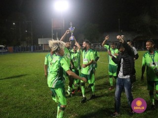 
<a style='margin-left: 5px;' class='btn btn-xs btn-social btn-facebook' href='https://www.facebook.com/sharer/sharer.php?u=https://www.boladovale.com.br/imgs/800-800-90/conteudo/fotos/1505/img1514.jpg' rel='popup' data-width='500' data-height='400'><i class='fa fa-facebook'></i>Compartilhar <span class='hidden-xs'>no Facebook</span>
</a> 
<a class='btn btn-default btn-xs' target='_blank' href='imgs/800-800-90/conteudo/fotos/1505/img1514.jpg'>
<span class='glyphicon glyphicon-cloud-download'></span> Salvar
</a> 
<span></span>