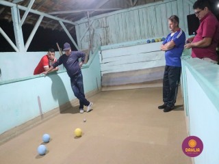 
<a style='margin-left: 5px;' class='btn btn-xs btn-social btn-facebook' href='https://www.facebook.com/sharer/sharer.php?u=https://www.boladovale.com.br/imgs/800-800-90/conteudo/fotos/1507/img1545.jpg' rel='popup' data-width='500' data-height='400'><i class='fa fa-facebook'></i>Compartilhar <span class='hidden-xs'>no Facebook</span>
</a> 
<a class='btn btn-default btn-xs' target='_blank' href='imgs/800-800-90/conteudo/fotos/1507/img1545.jpg'>
<span class='glyphicon glyphicon-cloud-download'></span> Salvar
</a> 
<span></span>