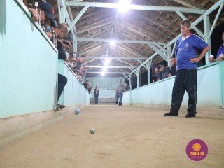 
<a style='margin-left: 5px;' class='btn btn-xs btn-social btn-facebook' href='https://www.facebook.com/sharer/sharer.php?u=https://www.boladovale.com.br/imgs/800-800-90/conteudo/fotos/1507/img1568.jpg' rel='popup' data-width='500' data-height='400'><i class='fa fa-facebook'></i>Compartilhar <span class='hidden-xs'>no Facebook</span>
</a> 
<a class='btn btn-default btn-xs' target='_blank' href='imgs/800-800-90/conteudo/fotos/1507/img1568.jpg'>
<span class='glyphicon glyphicon-cloud-download'></span> Salvar
</a> 
<span></span>
