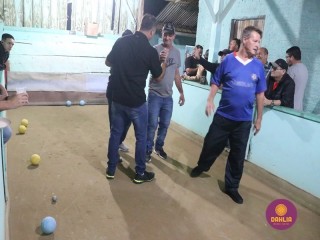 
<a style='margin-left: 5px;' class='btn btn-xs btn-social btn-facebook' href='https://www.facebook.com/sharer/sharer.php?u=https://www.boladovale.com.br/imgs/800-800-90/conteudo/fotos/1507/img1575.jpg' rel='popup' data-width='500' data-height='400'><i class='fa fa-facebook'></i>Compartilhar <span class='hidden-xs'>no Facebook</span>
</a> 
<a class='btn btn-default btn-xs' target='_blank' href='imgs/800-800-90/conteudo/fotos/1507/img1575.jpg'>
<span class='glyphicon glyphicon-cloud-download'></span> Salvar
</a> 
<span></span>