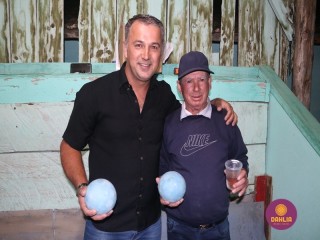 
<a style='margin-left: 5px;' class='btn btn-xs btn-social btn-facebook' href='https://www.facebook.com/sharer/sharer.php?u=https://www.boladovale.com.br/imgs/800-800-90/conteudo/fotos/1507/img1576.jpg' rel='popup' data-width='500' data-height='400'><i class='fa fa-facebook'></i>Compartilhar <span class='hidden-xs'>no Facebook</span>
</a> 
<a class='btn btn-default btn-xs' target='_blank' href='imgs/800-800-90/conteudo/fotos/1507/img1576.jpg'>
<span class='glyphicon glyphicon-cloud-download'></span> Salvar
</a> 
<span></span>