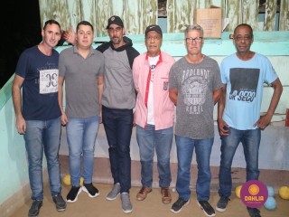 
<a style='margin-left: 5px;' class='btn btn-xs btn-social btn-facebook' href='https://www.facebook.com/sharer/sharer.php?u=https://www.boladovale.com.br/imgs/800-800-90/conteudo/fotos/1507/img1583.jpg' rel='popup' data-width='500' data-height='400'><i class='fa fa-facebook'></i>Compartilhar <span class='hidden-xs'>no Facebook</span>
</a> 
<a class='btn btn-default btn-xs' target='_blank' href='imgs/800-800-90/conteudo/fotos/1507/img1583.jpg'>
<span class='glyphicon glyphicon-cloud-download'></span> Salvar
</a> 
<span></span>
